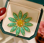 Ladies' flower high-end fashion brooch