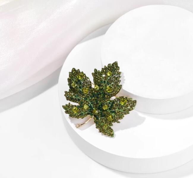 Ladies Maple Leaf Advanced Fashion Brooch
